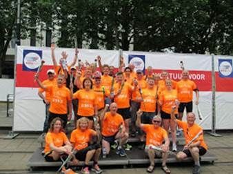 Wafels bakken door Running Team Laarbeek